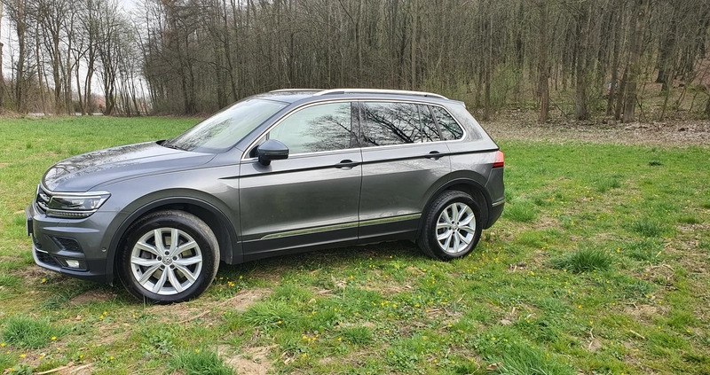Volkswagen Tiguan cena 90500 przebieg: 148869, rok produkcji 2017 z Garwolin małe 154